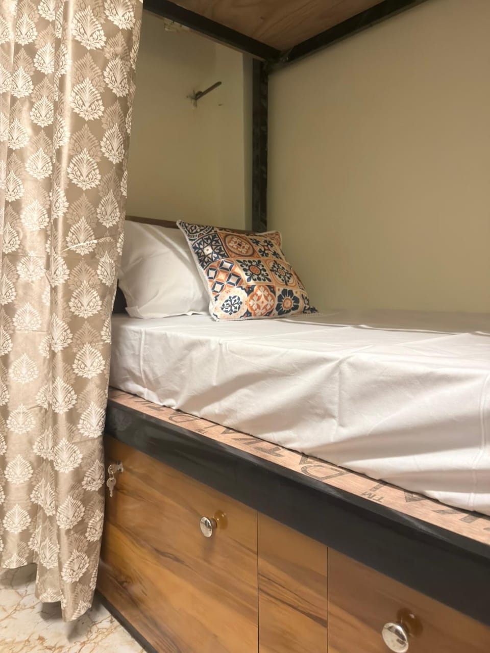 Bed, locker