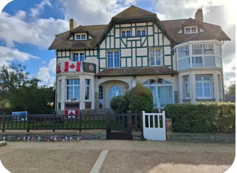 Charmante petite maison a 5 min de la plage House in Bernières-sur-Mer