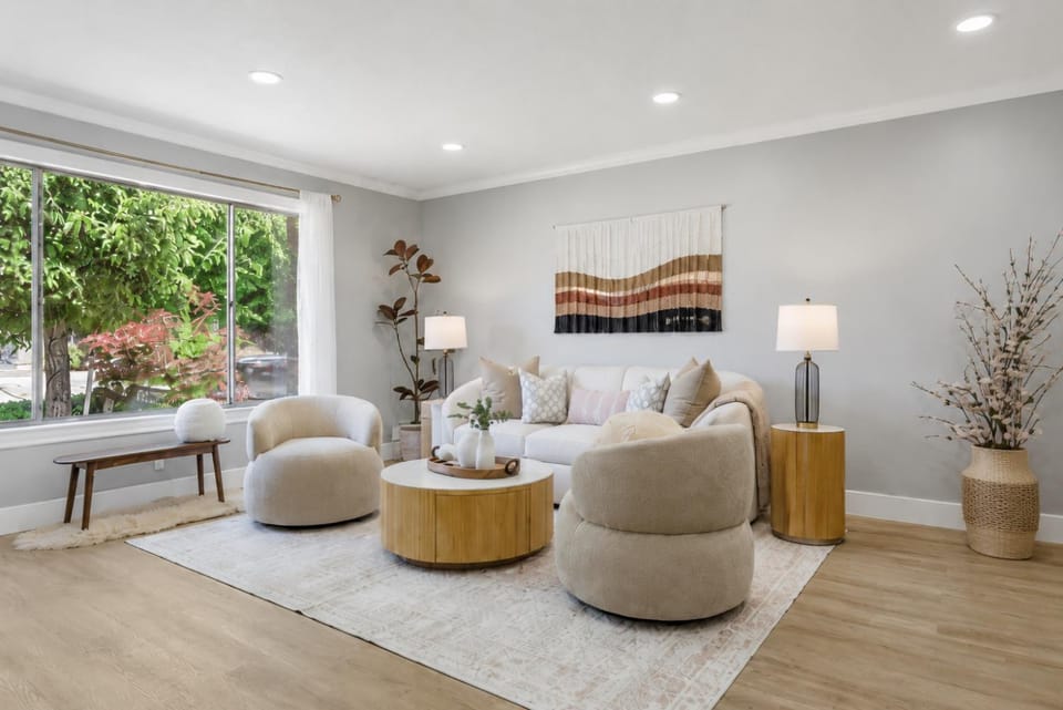 Day, Living room, Photo of the whole room, Seating area