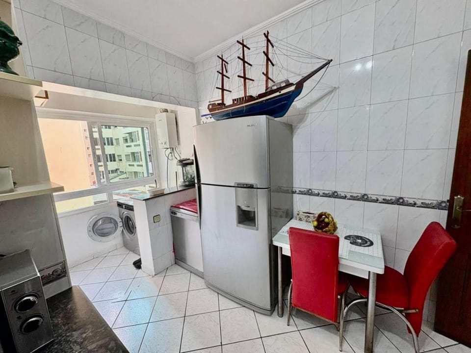 Appartement Moderne à 2 Minutes de la Plage Apartment in Tangier