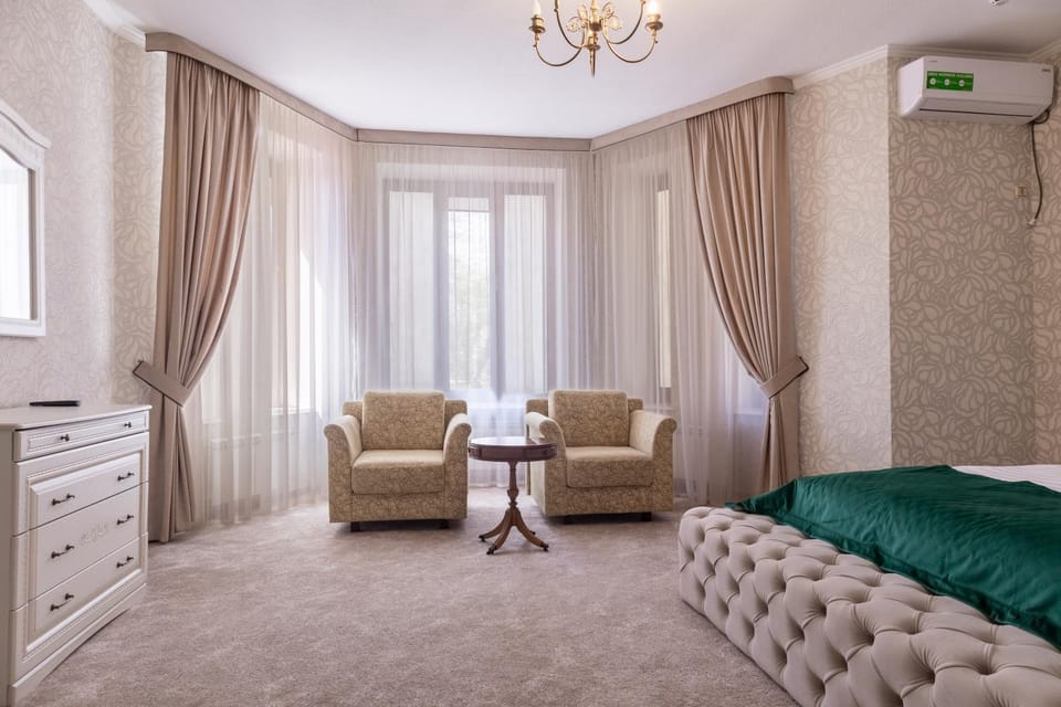 Bed, TV and multimedia, Photo of the whole room, Bedroom, air conditioner