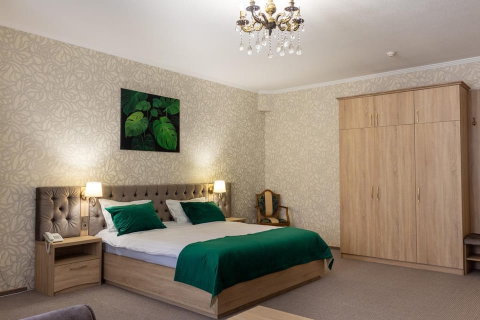 Bed, Photo of the whole room, Bedroom, wardrobe