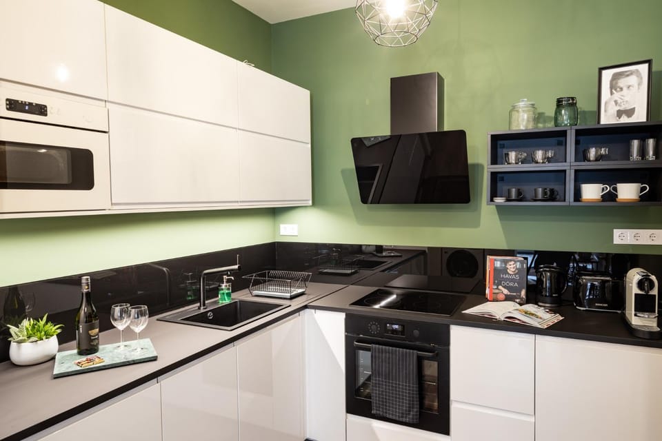 Kitchen or kitchenette, Communal kitchen, kitchen