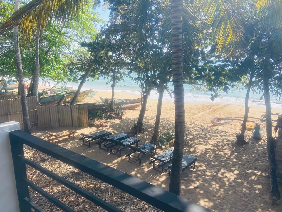 Sunray Beach House Bed and Breakfast in Tangalle