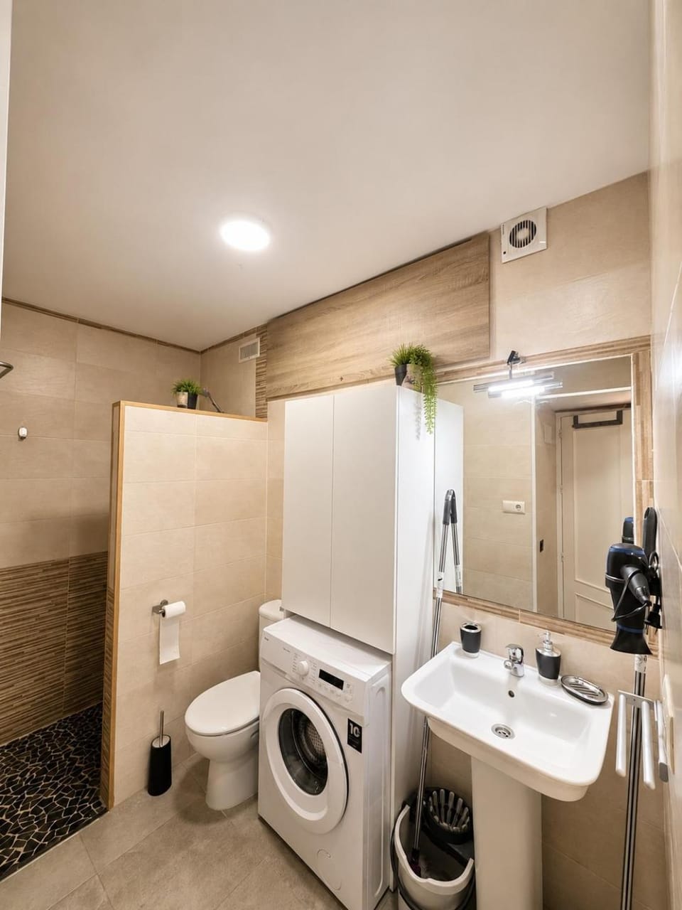 Shower, Toilet, Bathroom, washing machine