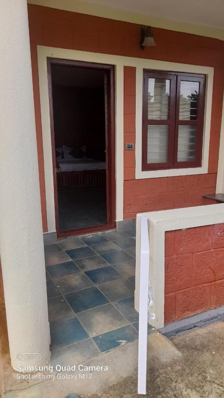 Lakeview Homestay Cottage AC room Vacation rental in Karnataka