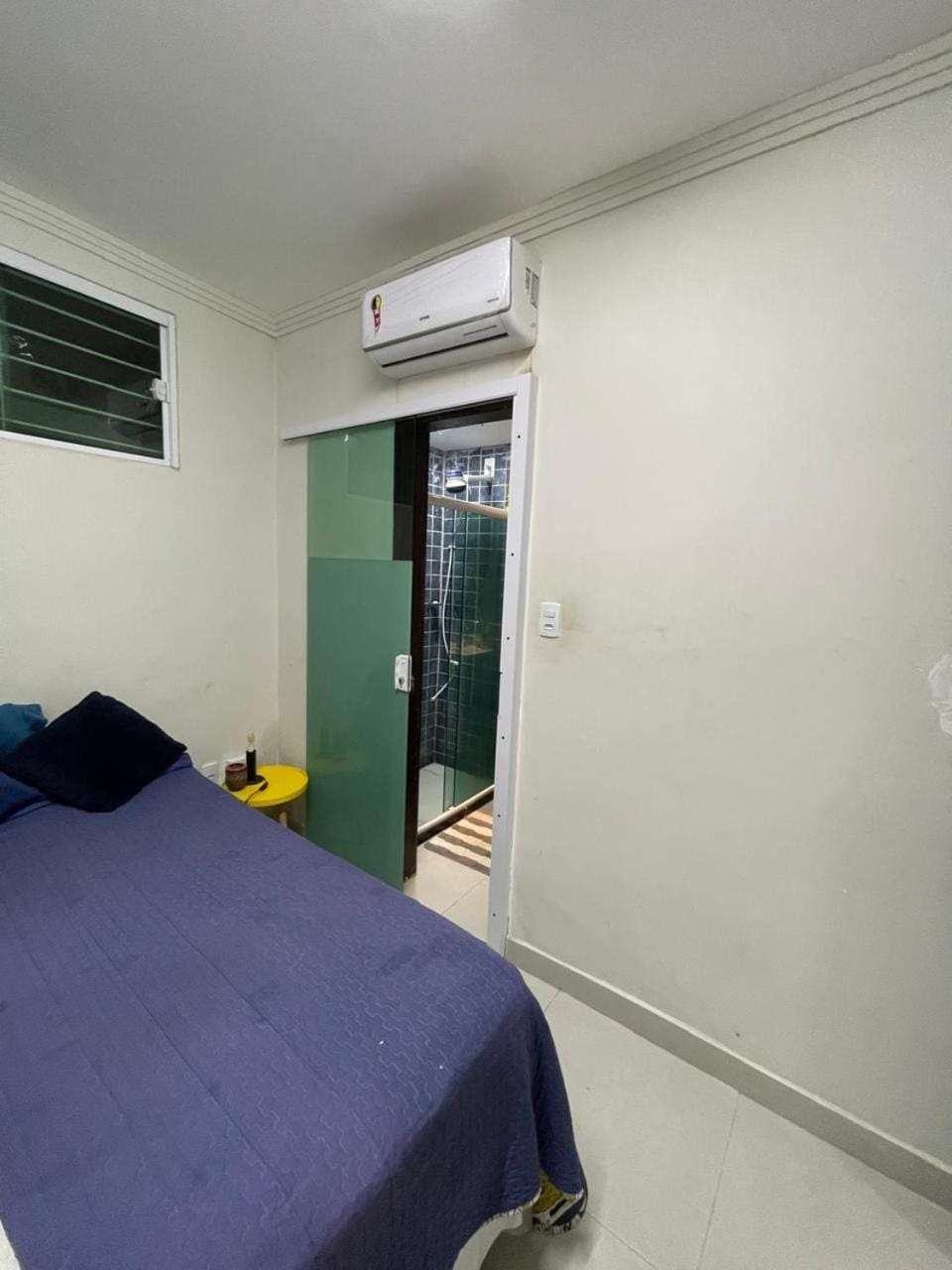 Bed, Bedroom, air conditioner