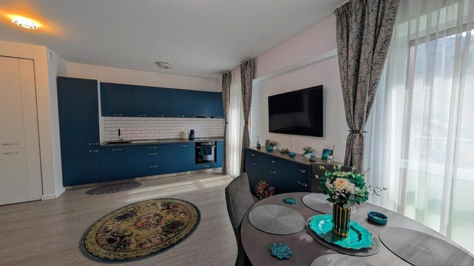 Living room, Dining area, kitchen