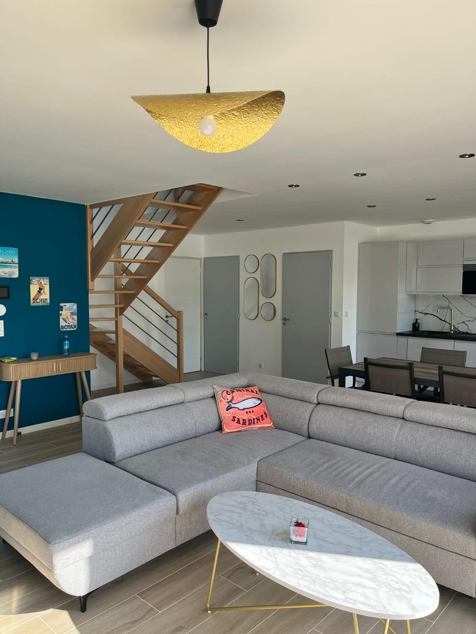 Maison neuve clim & bar d'été sur jardin House in Royan