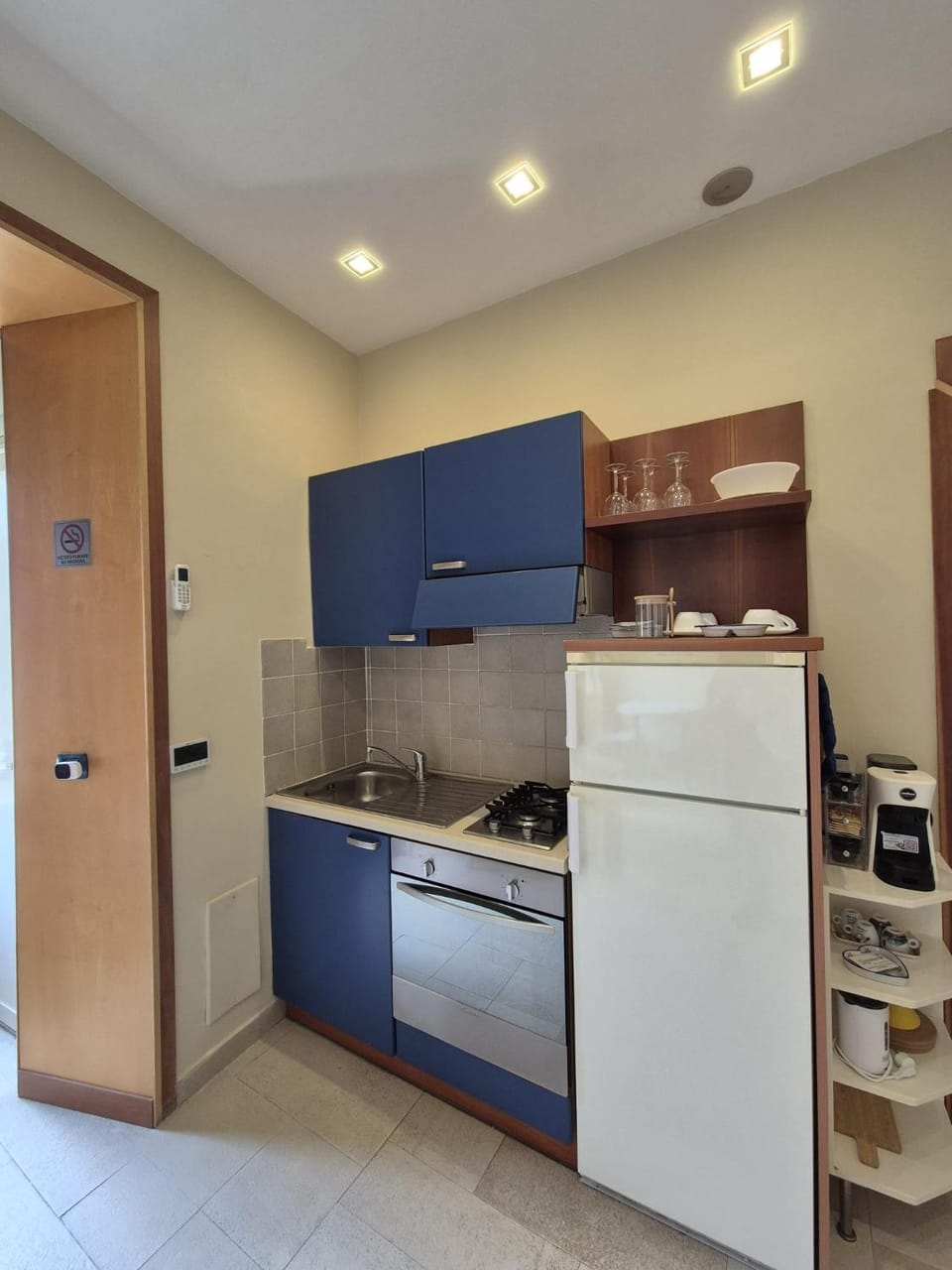 Kitchen or kitchenette, oven, stove