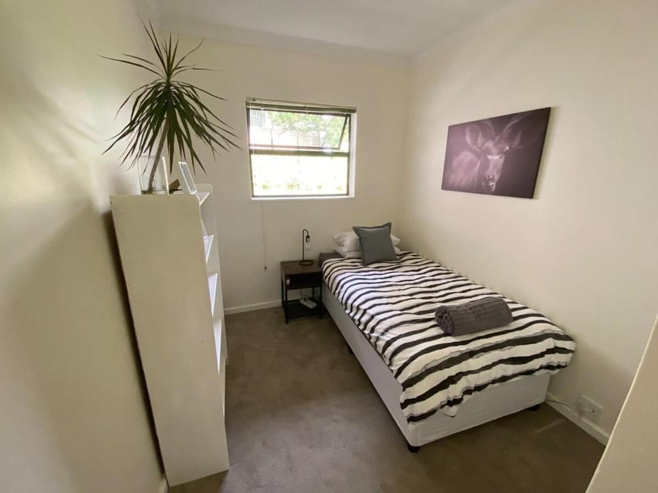 103 Nedeburg Apartment in Sea Point