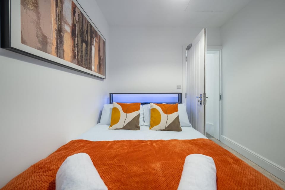 3bd House, Ideal for contractors, Corporate stays or Families Apartment in Swindon