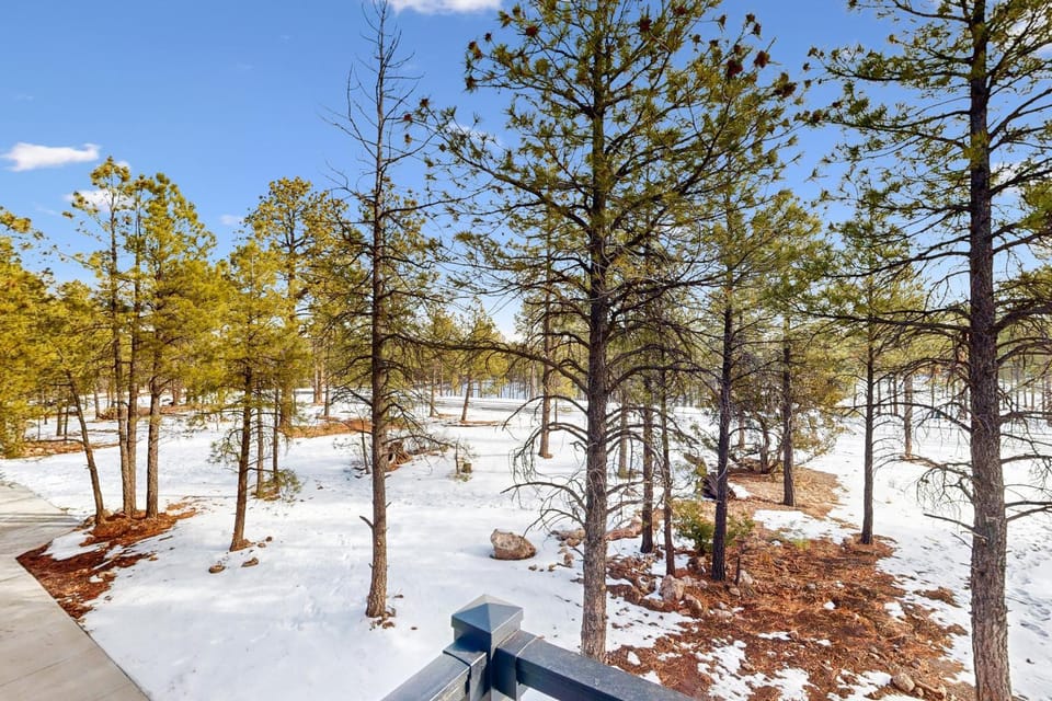 Ponderosa Peaks Retreat House in Flagstaff