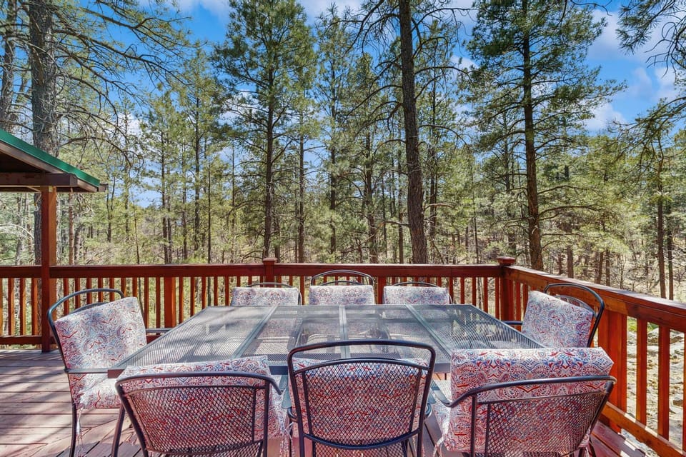 Wild West Wonder House in Pinetop-Lakeside