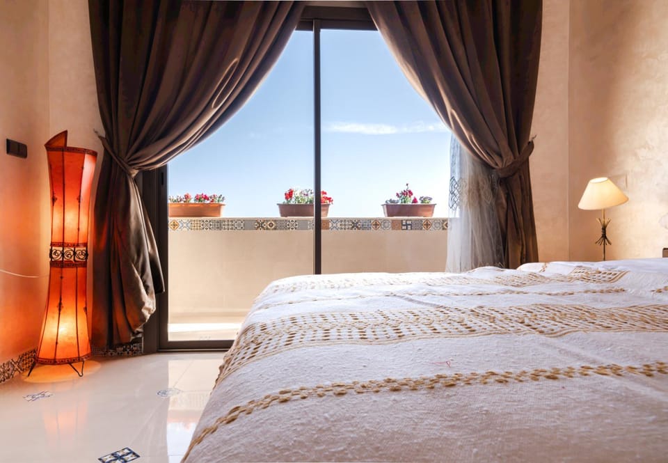 Bed, Balcony/Terrace, Photo of the whole room, Bedroom