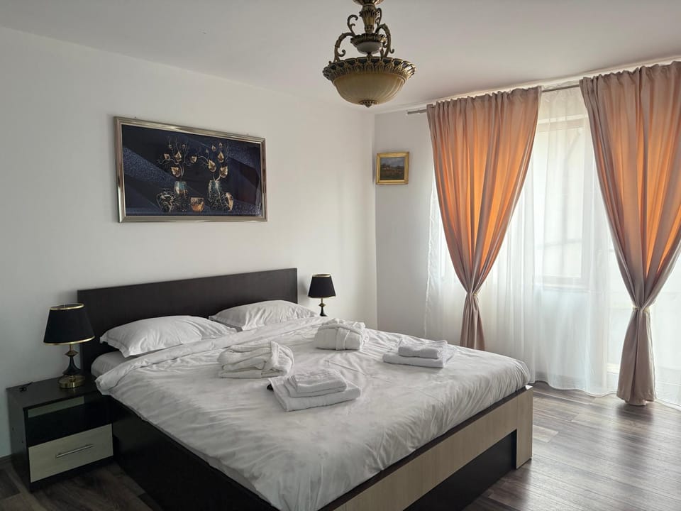 Property building, Bed, Bedroom