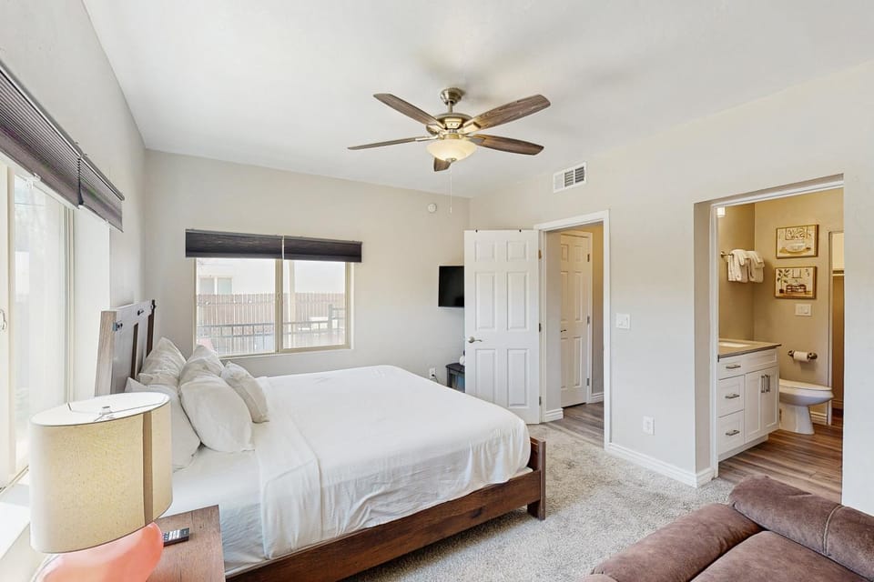 Sam Hughes on 6th House in Tucson
