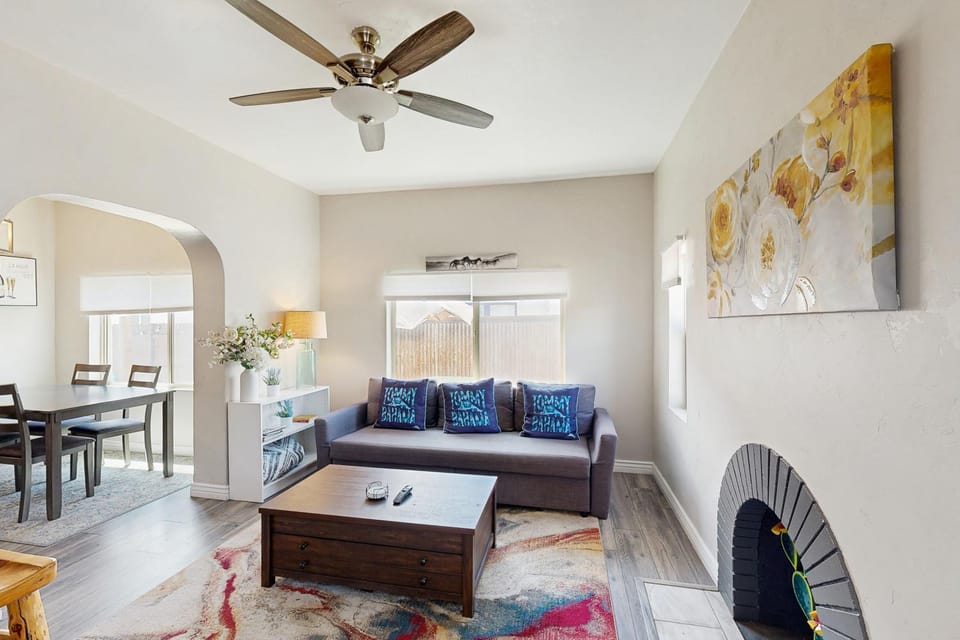 Sam Hughes on 6th House in Tucson
