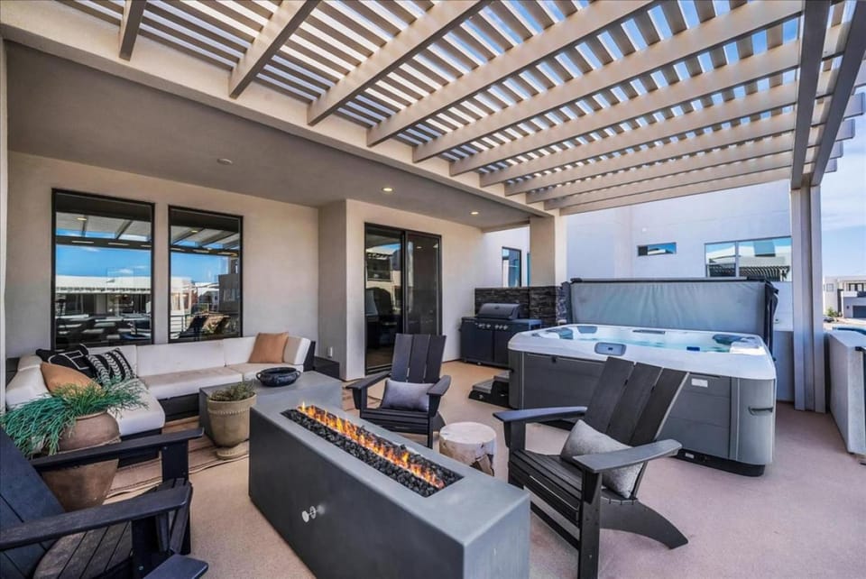 Patio, Hot Tub