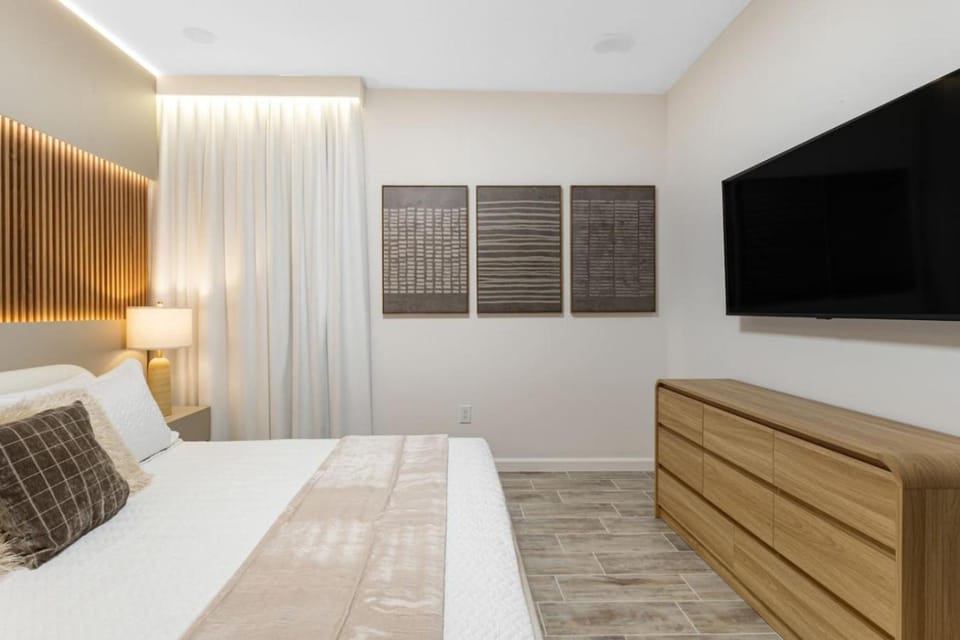 Brand-New 12BR Game Room Themed Rooms - 11079 House in Orlando