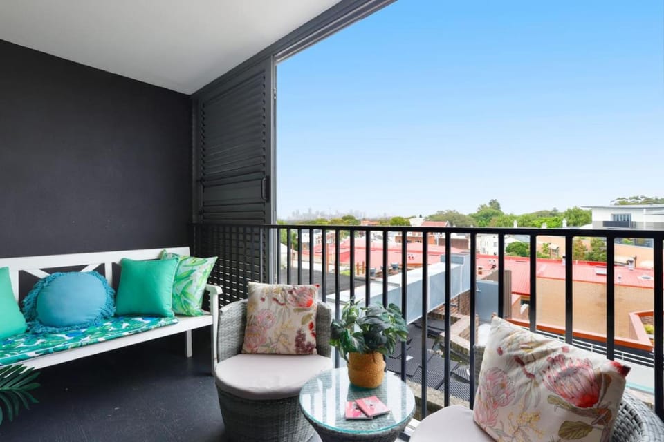 Beautiful Studio with City Views in Randwick Apartment in Sydney