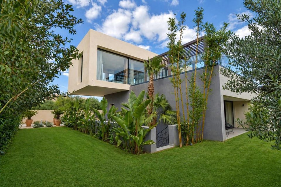 Property building, Spring, Day, Garden, Garden, Garden view