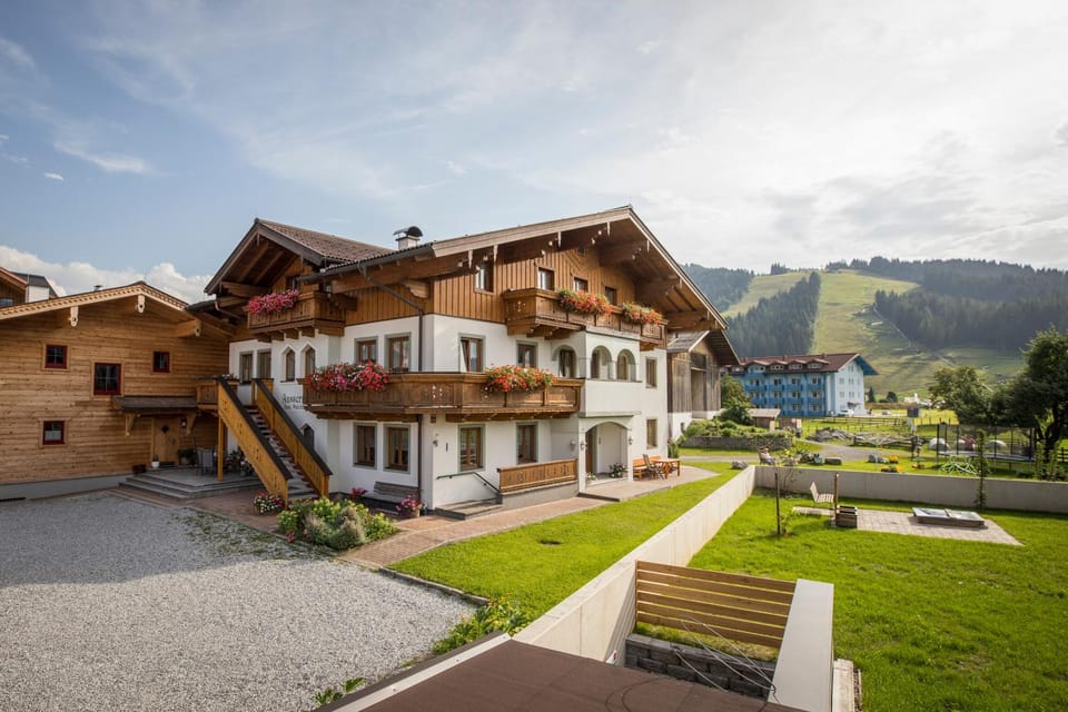 Property building, Facade/entrance, Spring, Summer, Garden view