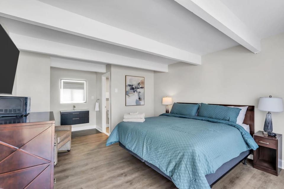 Jersey Shore Stay Free Parking, Pool, Steps to the Beach Hotel in Seaside Heights