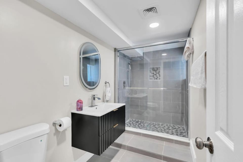 Pool Access, Free Parking Jersey Shore Stay Hotel in Seaside Heights