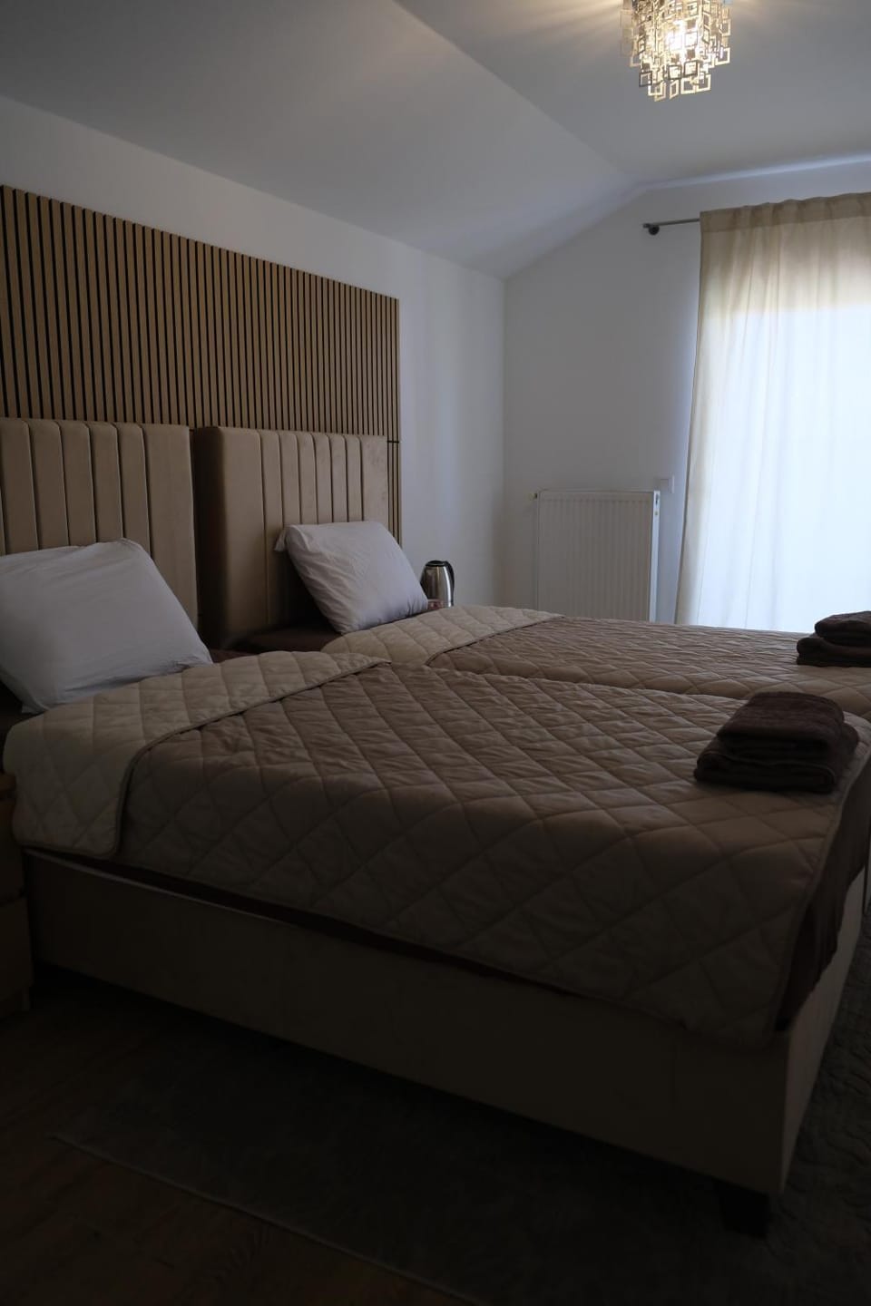 Bed, Photo of the whole room, Bedroom, towels
