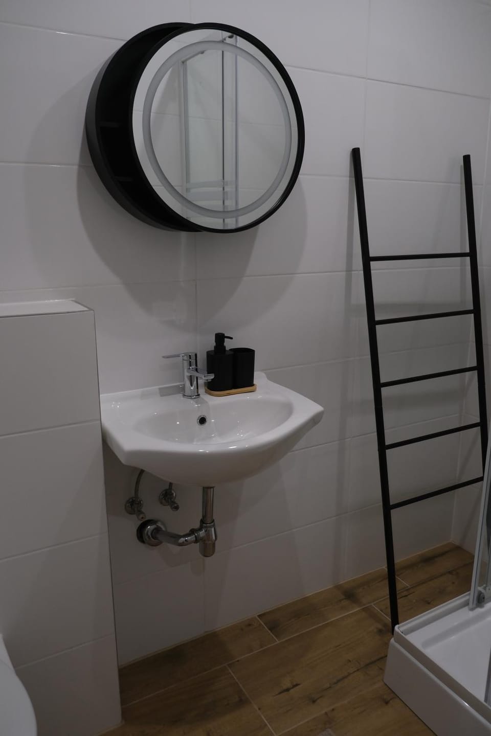 Bathroom, towels