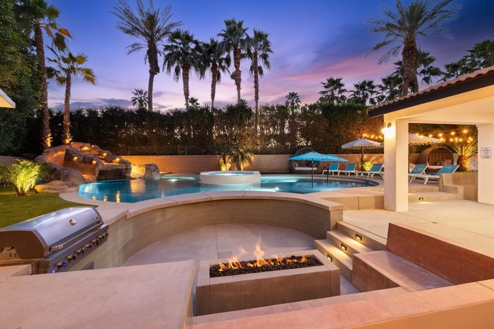 Paradise Palms- Pickleball, Waterslide, Pool 8Br House in La Quinta