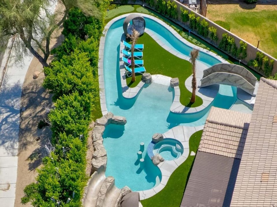 Lazy River, Waterslides, Pickleball, Mini Golf House in La Quinta