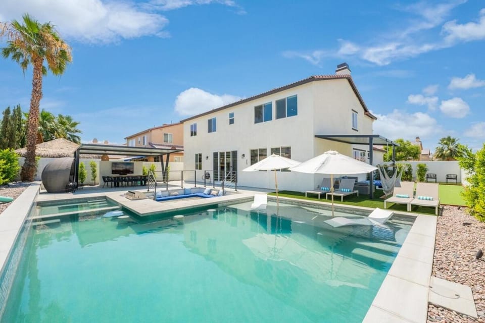 Casa Zorillo - 7BR Gameroom PoolSpa Gaming House in Indio