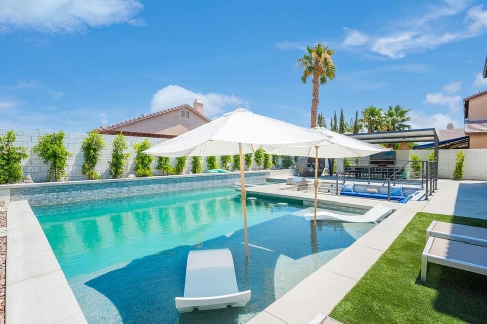 Casa Zorillo - 7BR Gameroom PoolSpa Gaming House in Indio