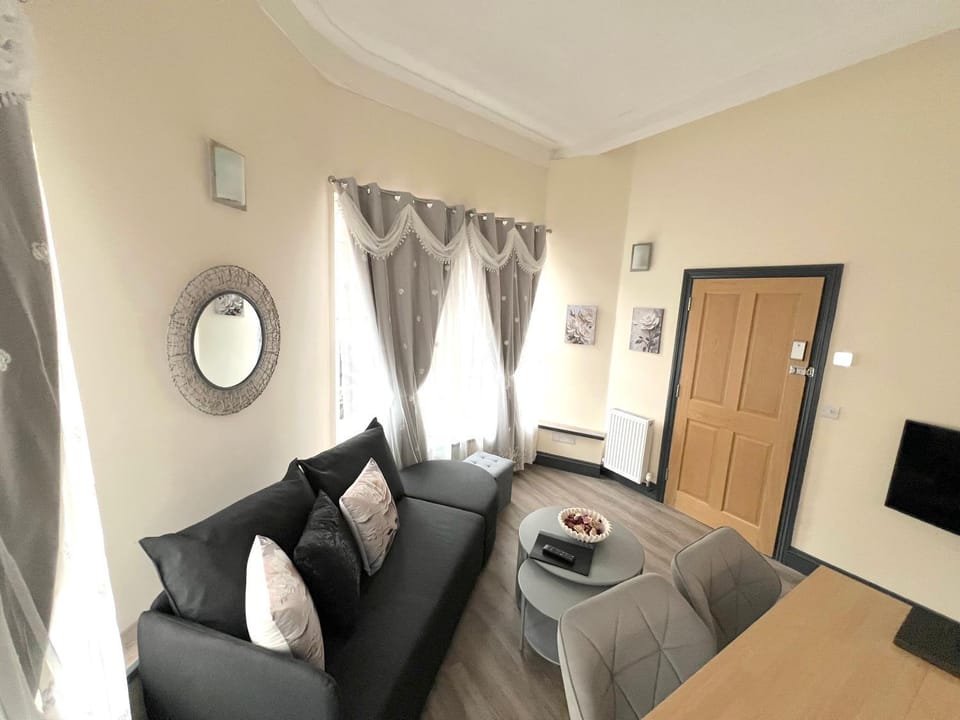 Glastonbury Elegant Retreat, 1 Bedroom, 2 Single Bed Apartment in Glastonbury