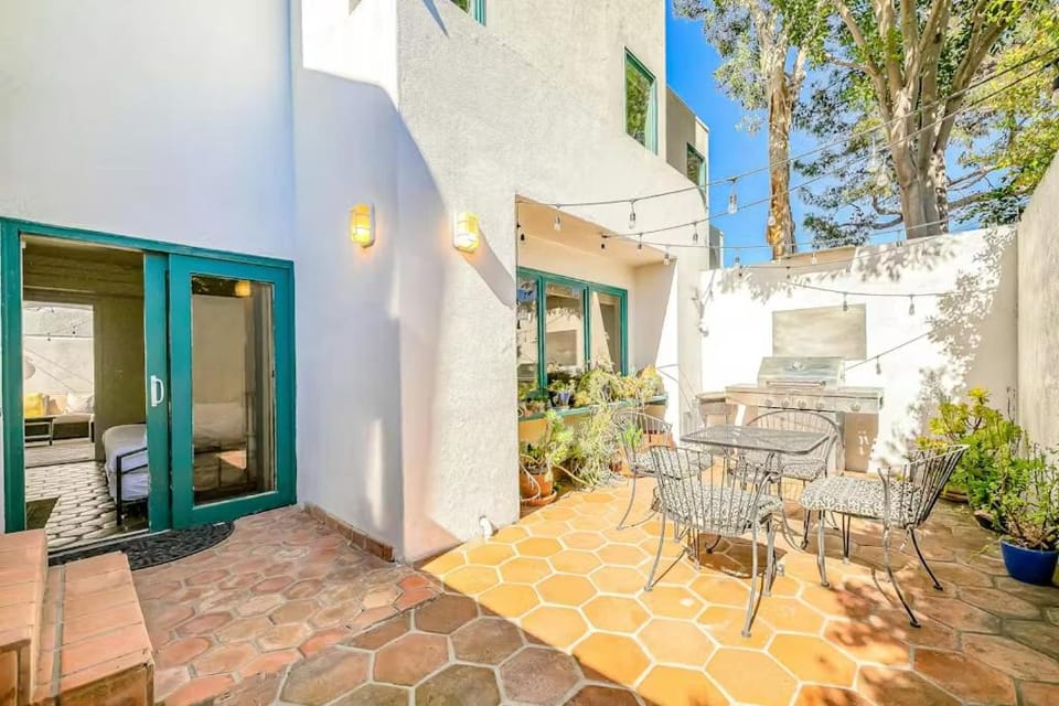 Sea Lane Ocean View Home, Patios and Walk to Beach House in La Jolla