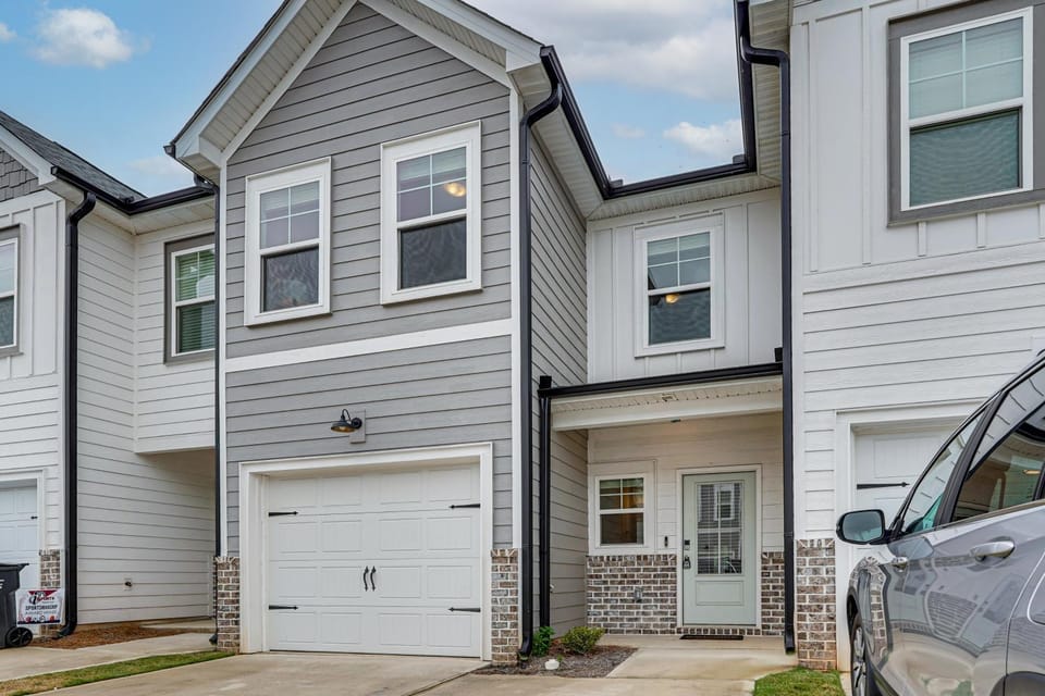 Easy Access to Golf Club & Dtwn: Augusta Basecamp House in Evans