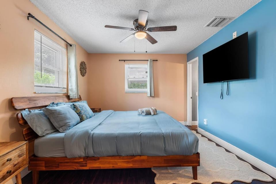 Oasis Spa House | Pool | Sauna | 4Bd | Hot Tub House in Boynton Beach