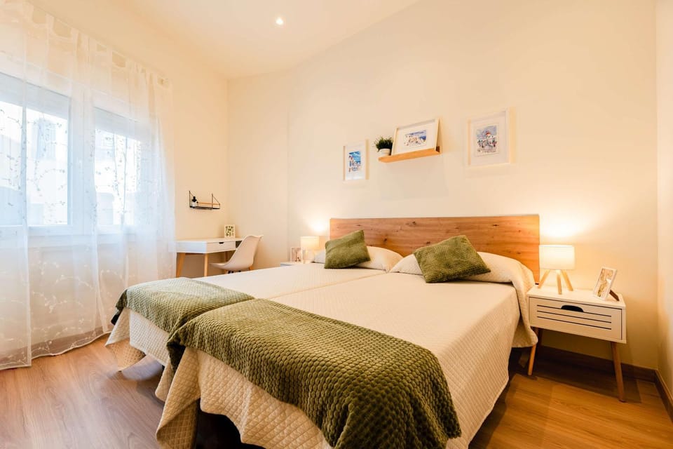 Cozy Ground-Floor 2BR Steps from Playa Mar Beach Apartment in Torremolinos