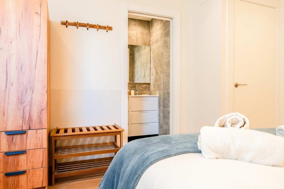 Cozy Ground-Floor 2BR Steps from Playa Mar Beach Apartment in Torremolinos