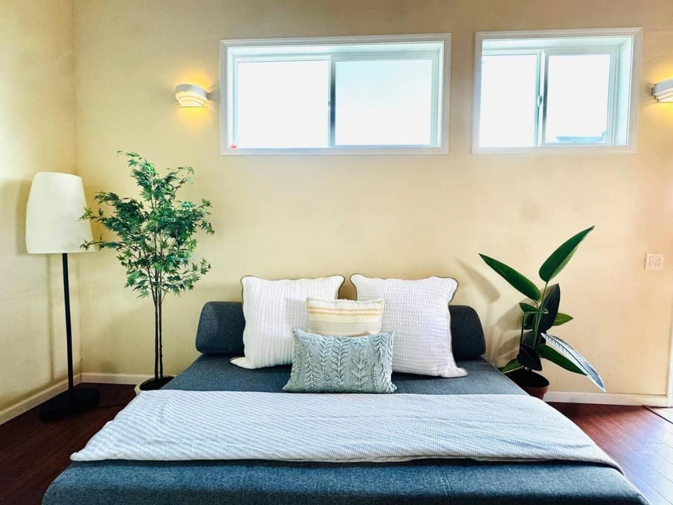 Mission Beach Bungalow: Steps to Ocean, Parking! Apartment in Mission Beach