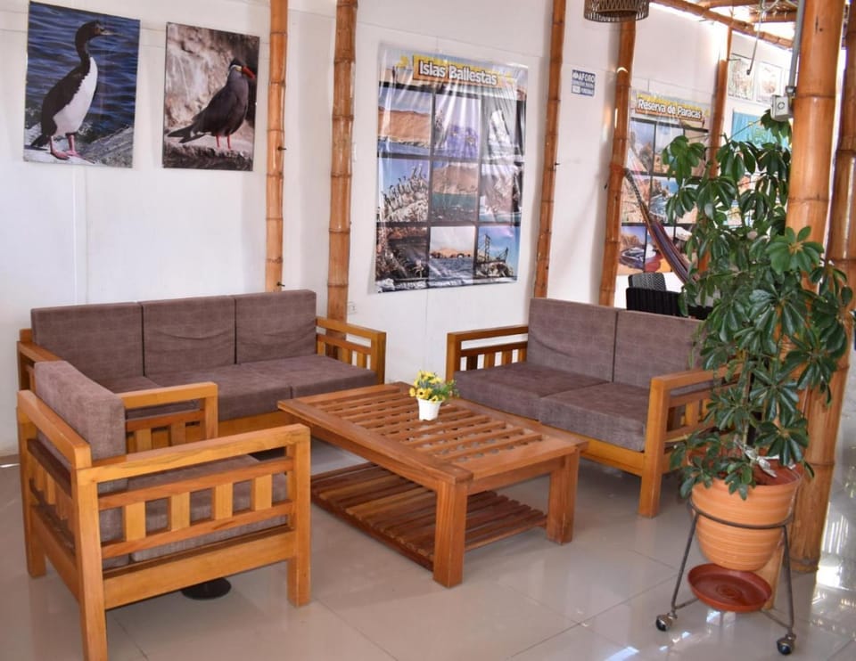 Hospedaje El Buen Samaritano Hostel in Paracas