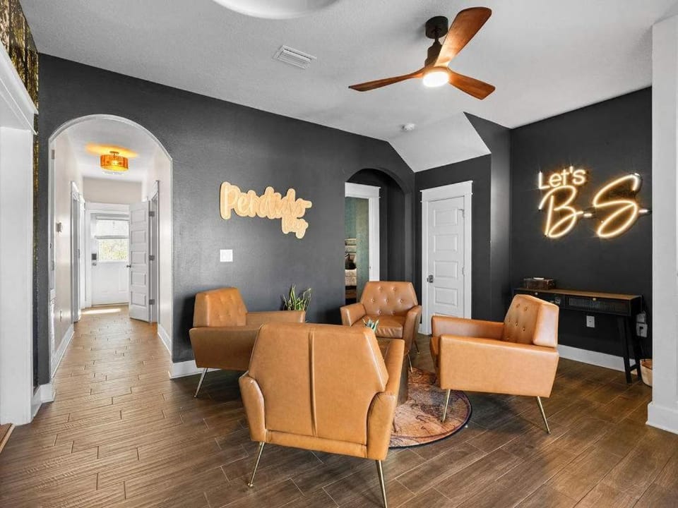 Indoor Pirate retreat with Elevator gameroom close to beach House in Perdido Key