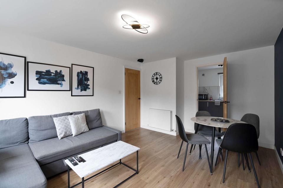 Family-Friendly Edinburgh Stay Near City Centre Sleeps 5 Apartment in Edinburgh