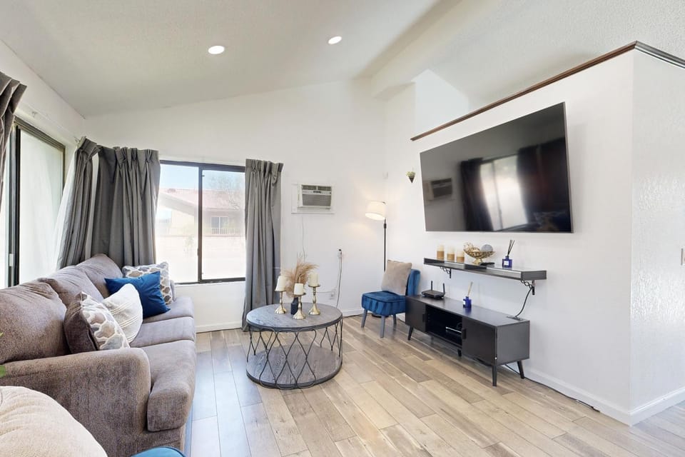 Adobe Sunburst House in Palm Springs