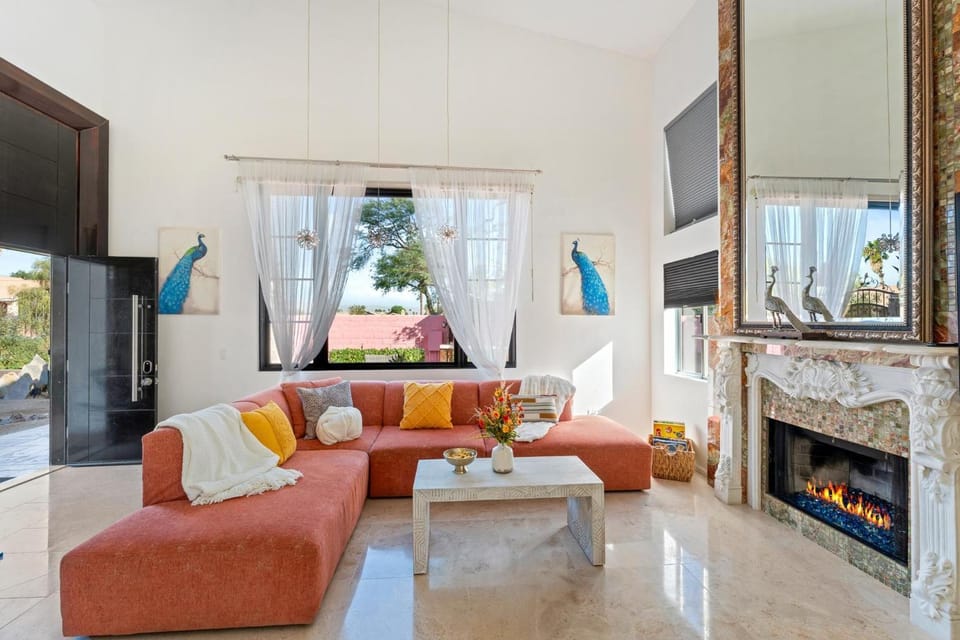 TV and multimedia, Living room, Seating area