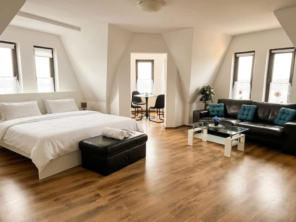 Living room, Photo of the whole room