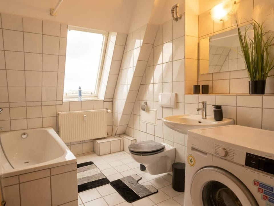 Bathroom, Bath, washing machine
