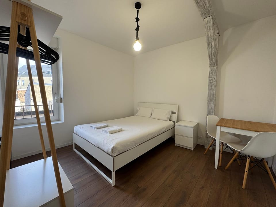 Le Wagram - 5pers - Wi-Fi - Home&Service Apartment in Le Mans